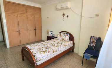 Garzota Se Vende Casa Rentera Dos Locales, 3 Departamentos