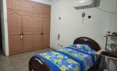 Garzota Se Vende Casa Rentera Dos Locales, 3 Departamentos