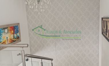 Vendemos hermosa casa de dos pisos y esquinera