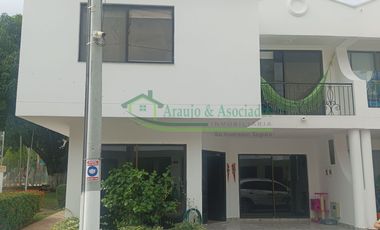 Vendemos hermosa casa de dos pisos y esquinera