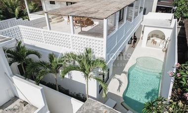 Luxurious 4-Bedroom Villa in Babakan with Rooftop Pool and Terrace