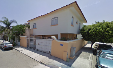 CASA EN VENTA CERCA DE LA PLAYA A PRECIO ECONOMICO (REMATE) - Melchor Ocampo 152, Díaz Ordaz, 48310 Puerto Vallarta, Jal.