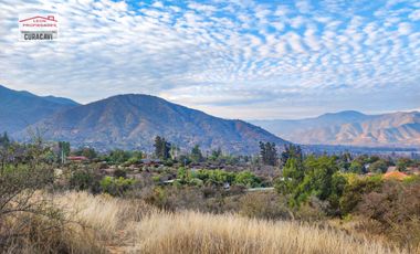 🏠León Propiedades vende casa estilo mediterraneo, en sector Los Naranjos, Curacavi🏠