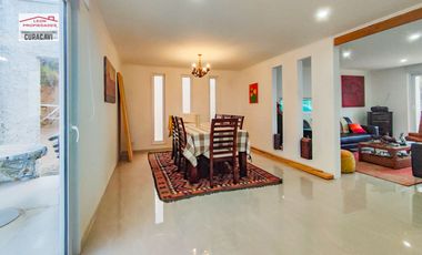 🏠León Propiedades vende casa estilo mediterraneo, en sector Los Naranjos, Curacavi🏠