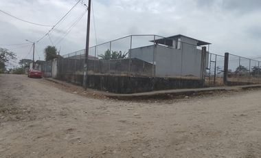 Vendo lote esquinero en la Urb. Pinar del Río, Santo Domingo