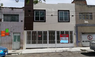 Casa venta 4 recamaras, cochera el la Colonia Guadalupana en Guadalajara