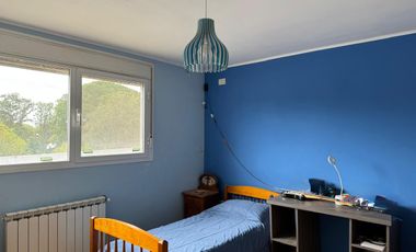 IMPORTANTE CASA DE 3 DORM +QUINCHO+PILETA Y SALON