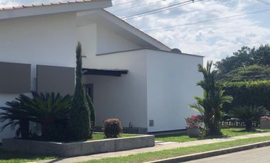 CASA  PARCELACION VALLE DEL RIO JAMUNDI.