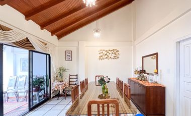 Casa en venta en sector Epoca a pocos metros de la Unidad de Policía y cerca del centro de la ciudad de Loja