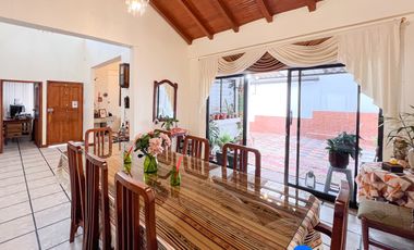 Casa en venta en sector Epoca a pocos metros de la Unidad de Policía y cerca del centro de la ciudad de Loja