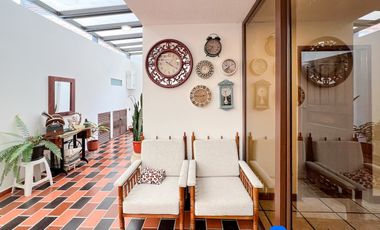 Casa en venta en sector Epoca a pocos metros de la Unidad de Policía y cerca del centro de la ciudad de Loja