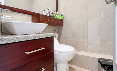 Casa en venta en sector Epoca a pocos metros de la Unidad de Policía y cerca del centro de la ciudad de Loja