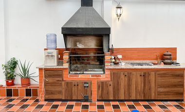 Casa en venta en sector Epoca a pocos metros de la Unidad de Policía y cerca del centro de la ciudad de Loja