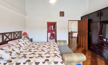 Casa en venta en sector Epoca a pocos metros de la Unidad de Policía y cerca del centro de la ciudad de Loja