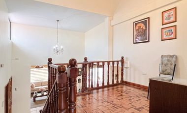 Casa en venta en sector Epoca a pocos metros de la Unidad de Policía y cerca del centro de la ciudad de Loja
