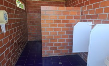 Precio de Remate Complejo Turístico - Hostería Cotundo Archidona - Oriente Ecuador . C: 968 M², T: 15.000 M². $ 179.000
