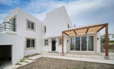 Casa nueva en Villas Punta Piedra con acceso a Playa
