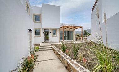Casa nueva en Villas Punta Piedra con acceso a Playa