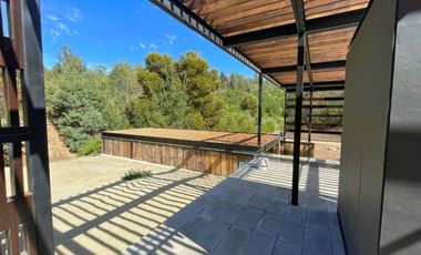 Parcelas de 20.000 m² en entorno natural, con 80% de avance en obras, reglamento de convivencia y bono de preventa en últimos días.