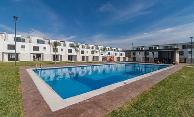 Casa en Venta con 3 recamaras, Alberca a 15 minutos de Cuernavaca en Xochitepec Morelos