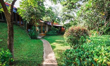 Enchanting Resort-Style Estate: 2 Rai 382 Square wa. Retreat with Multiple Houses in Hang Dong, Chiang Mai - Perfect for Families or a Resort Business