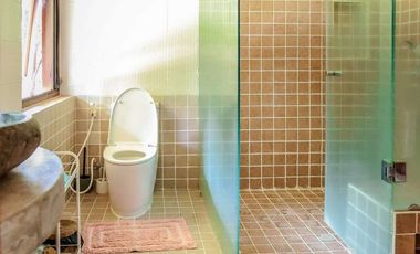 Enchanting Resort-Style Estate: 2 Rai 382 Square wa. Retreat with Multiple Houses in Hang Dong, Chiang Mai - Perfect for Families or a Resort Business