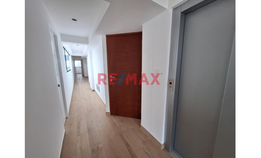 Hermoso Duplex En Santiago De Surco 215M2