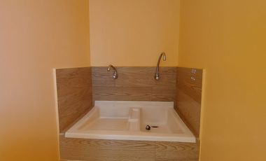 En Machala Sector Patria Nueva Se Vende Linda Casa de Dos Departamentos Comodos, Aplica BIESS, Acabados Importados