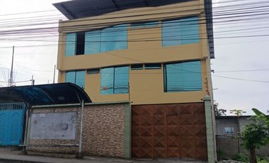 vendo hostal via comunidad colorados del bua