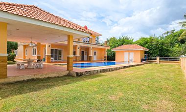 Large 2 Storey Pool Villa On Famous Golf Course At 