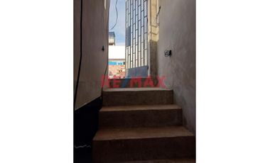 Ocasión!!!Venta Casa 2 Pisos. Paseo Del Mar Mz D6 Lote 27. ID 1083972