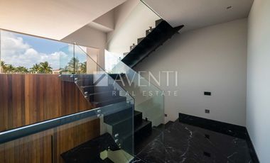 Casa en Venta en Isla Dorada Residencial en Cancún, Quintana Roo.