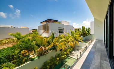 Casa en Venta en Isla Dorada Residencial en Cancún, Quintana Roo.
