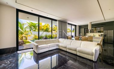 Casa en Venta en Isla Dorada Residencial en Cancún, Quintana Roo.