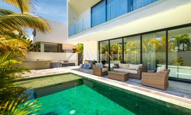 Casa en Venta en Isla Dorada Residencial en Cancún, Quintana Roo.