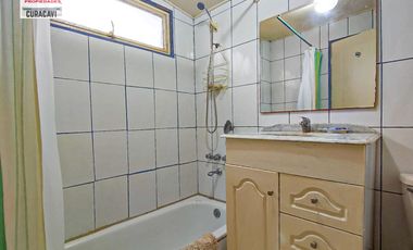 Leon Propiedad arrienda casa con todos sus muebles en Cuyuncavi Abajo, Curacavi