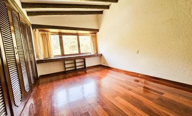 LINDA CASA DISEÑADA Y CONSTRUIDA POR ARQ VELASCO