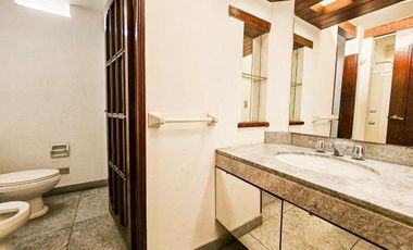 LINDA CASA DISEÑADA Y CONSTRUIDA POR ARQ VELASCO