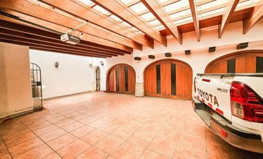 LINDA CASA DISEÑADA Y CONSTRUIDA POR ARQ VELASCO
