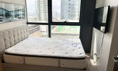 FULLY FURNISHED 2 BEDROOM UNIT IN UPTOWN RITZ BGC NEAR MCKINLEY