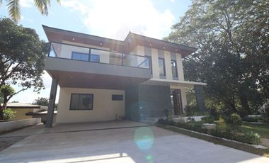 2 Storey Stylish Modern Single Detached House and Lot For Sale in Antipolo City w/ 4 Bedrooms & 3 Carport PH2480