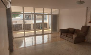 Departamento de alquiler en Urdesa Central, 1 parqueo cerrado, piscina.