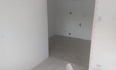 Departamento de alquiler en Urdesa Central, 1 parqueo cerrado, piscina.