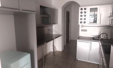 Departamento de alquiler en Urdesa Central, 1 parqueo cerrado, piscina.