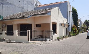 Sewa Rumah Taman Pondok Indah Wiyung Nyaman Dekat Tol Bisnis Sekolah