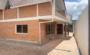 Propiedad en venta ideal para fábrica, vivienda o quinta sector Chuquipata (UNAE)