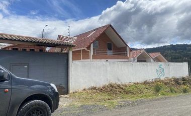 Propiedad en venta ideal para fábrica, vivienda o quinta sector Chuquipata (UNAE)