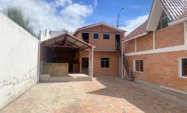 Propiedad en venta ideal para fábrica, vivienda o quinta sector Chuquipata (UNAE)