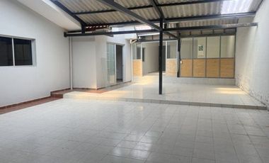 Propiedad en venta ideal para fábrica, vivienda o quinta sector Chuquipata (UNAE)