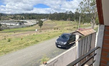 Propiedad en venta ideal para fábrica, vivienda o quinta sector Chuquipata (UNAE)